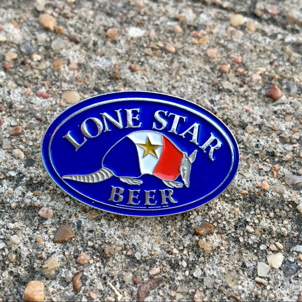 Lone 🇨🇱 Star ⭐️ Beer 🍺 Armadillo Enamel Pin!🤠